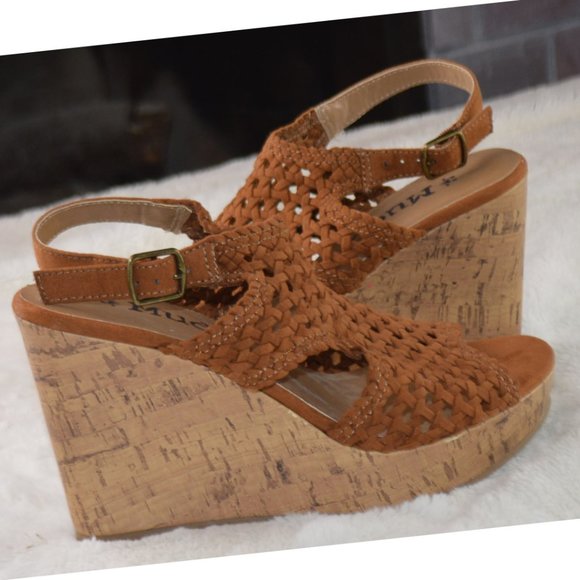 MUDD Woven Peep-Toe Platform Wedge Sandals - Picture 5 of 7